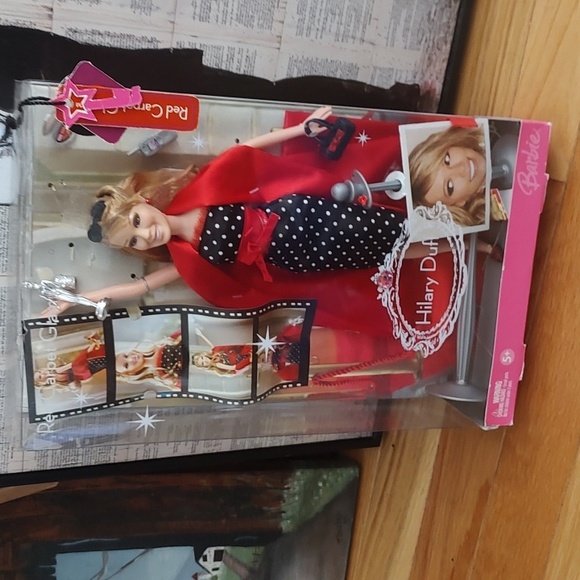 *Hilary Duff Barbie - Picture 2 of 10